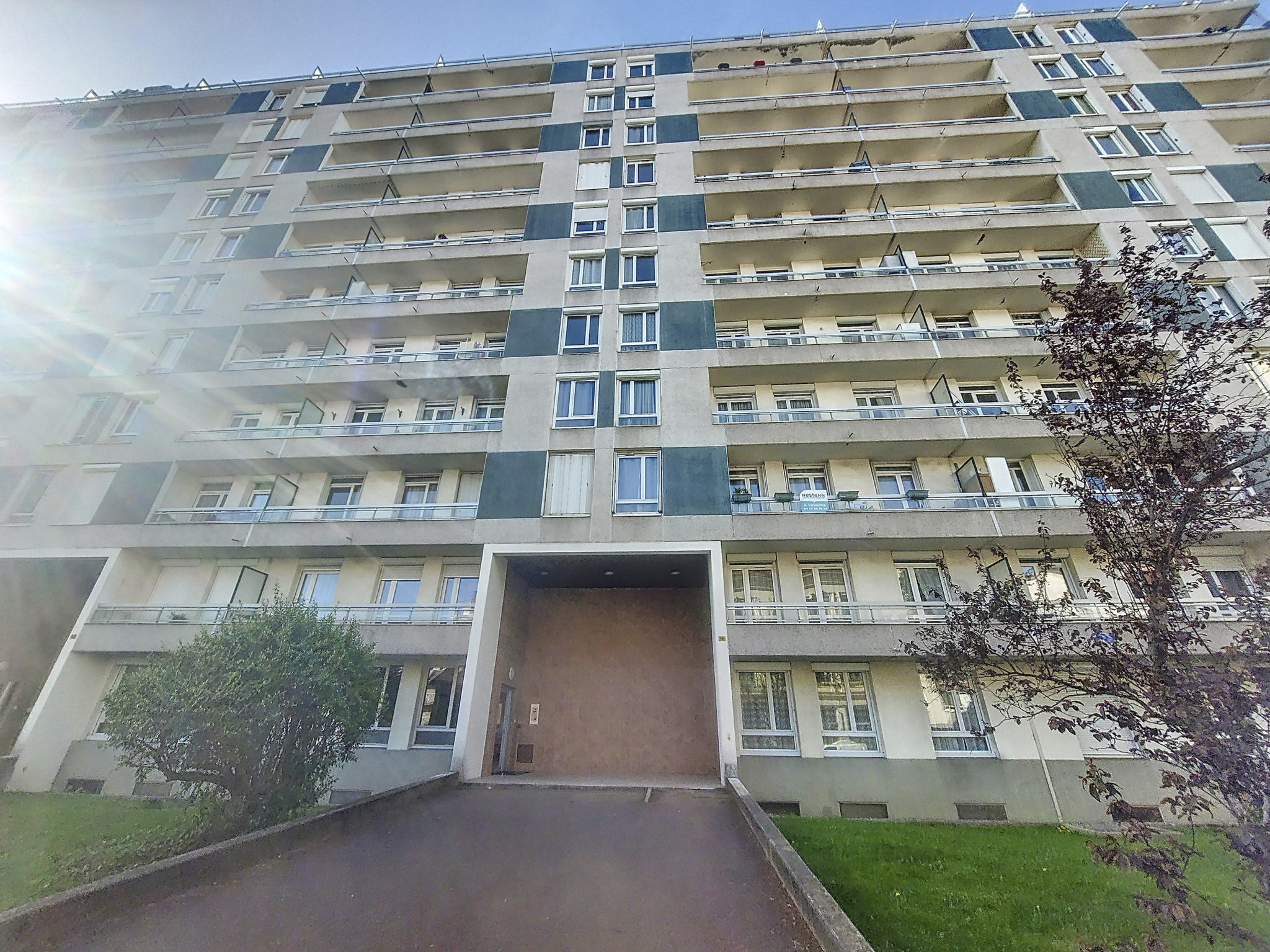 BELLEVUE, rue gutenberg t5 107M2 PARKING CAVE  